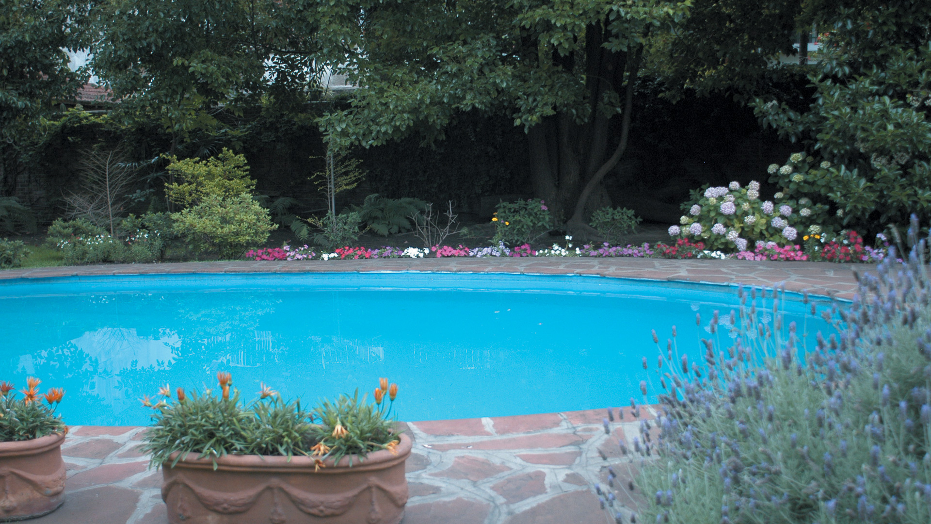 Portada PS espejo piscina Thumbnail